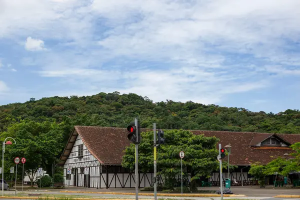 Centro Joinville 2026: Repovoamento Residencial Pós-Revitalização