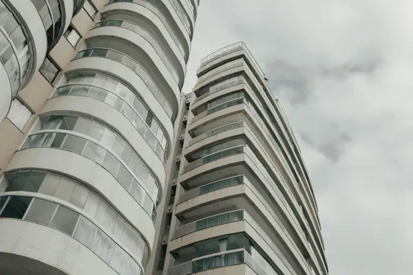 Fazenda Itajaí 2026: O Alto Padrão Que Dispensa a Praia
